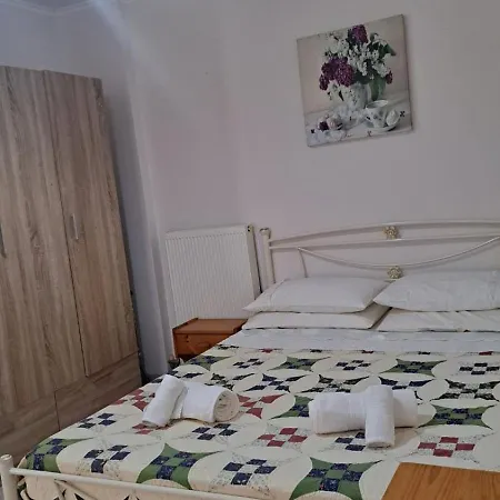 Mamas Farm Apartament Kavvadades